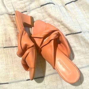PERFECT Samantha Pleet Low Heel Sandals
